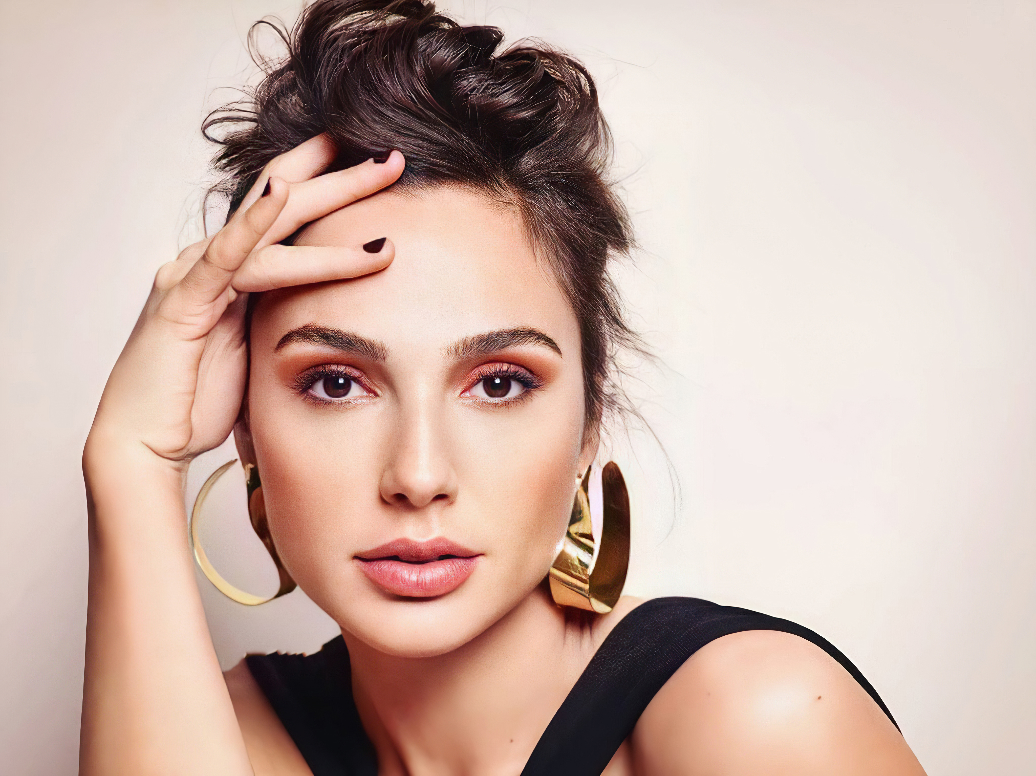 Gal Gadot Ak Magazine Wallpapers