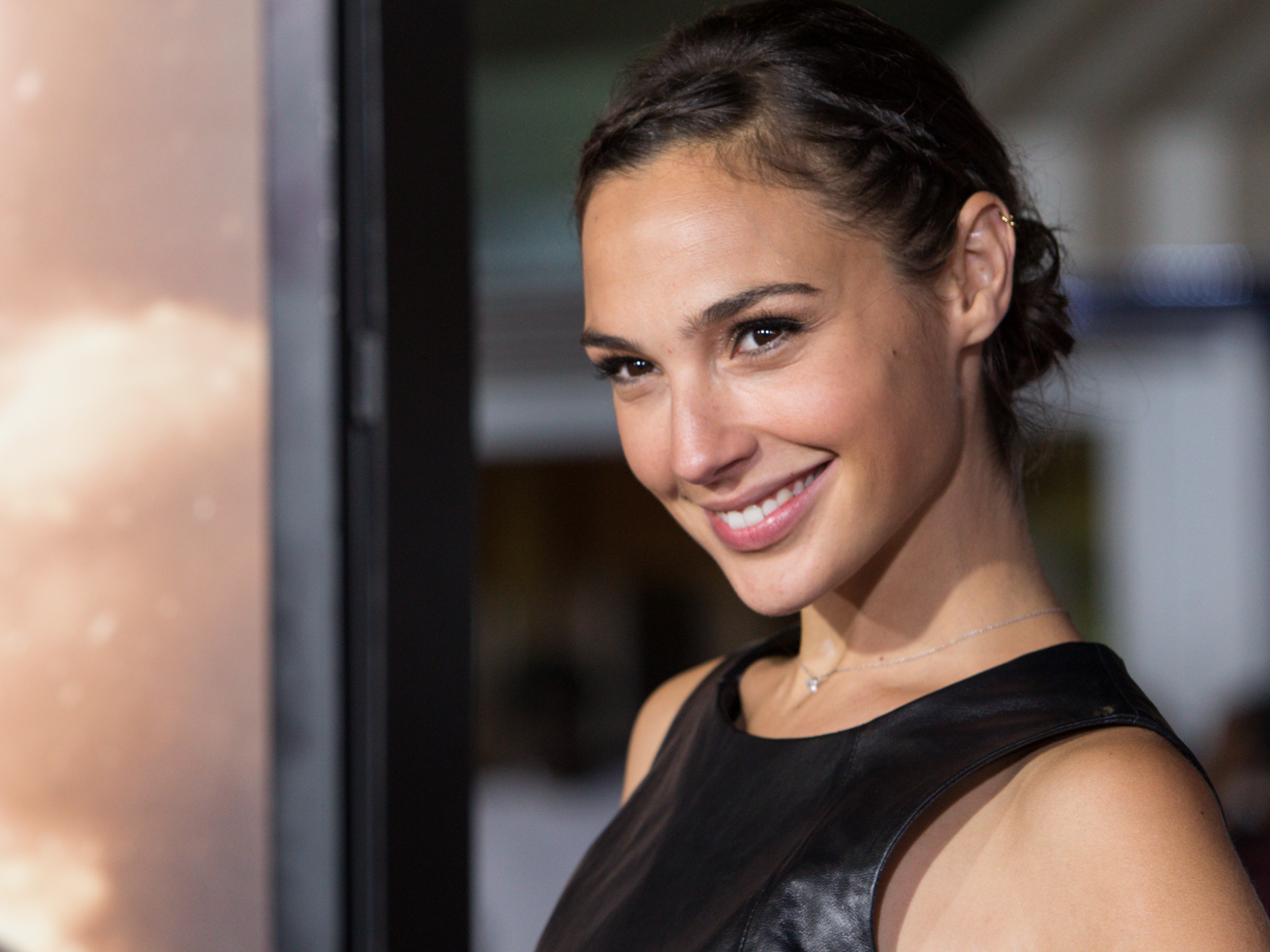 Gal Gadot Glamour Magazine Wallpapers