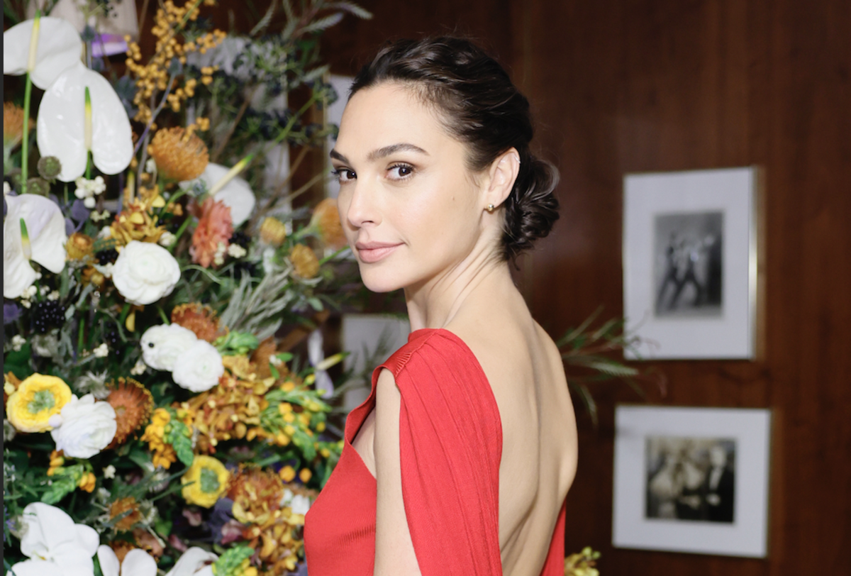 Gal Gadot Glamour Magazine Wallpapers