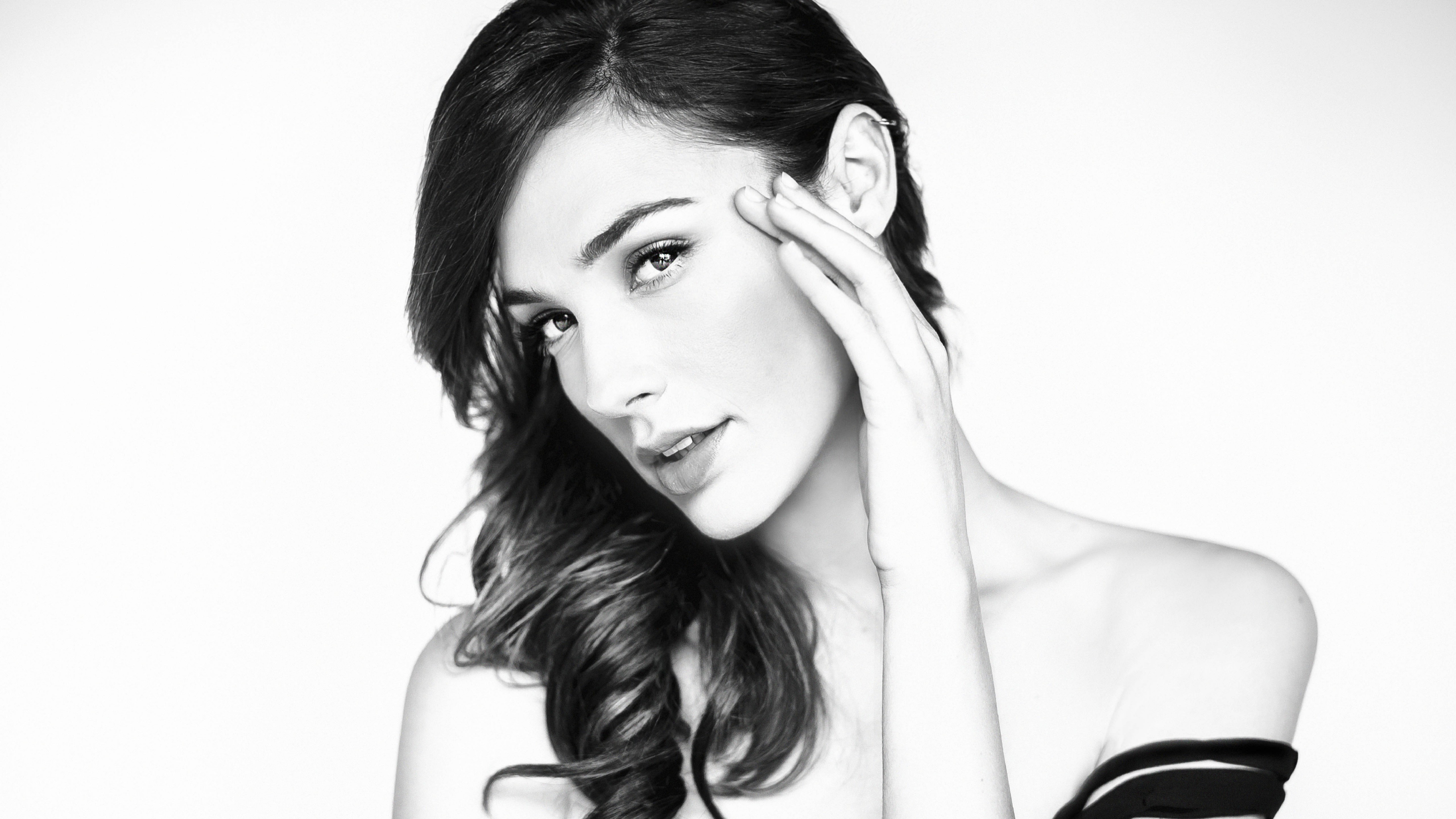 Gal Gadot HD Wallpapers