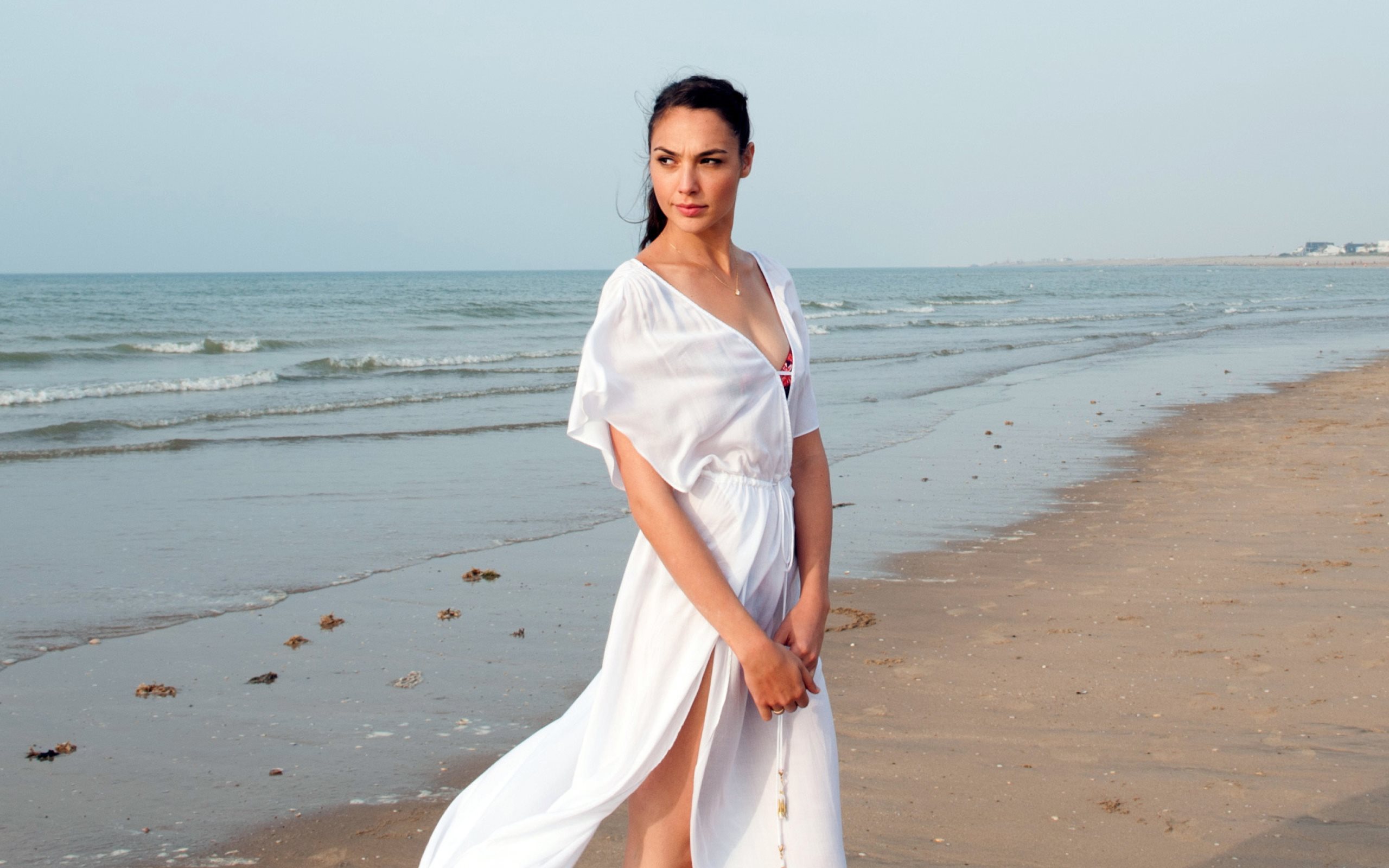 Gal Gadot In Beach Black Dress Wallpapers