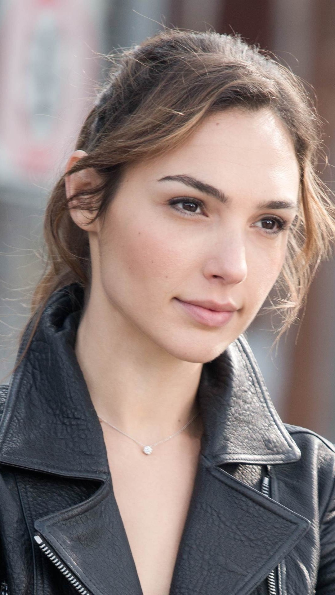 Gal Gadot Iphone Wallpapers