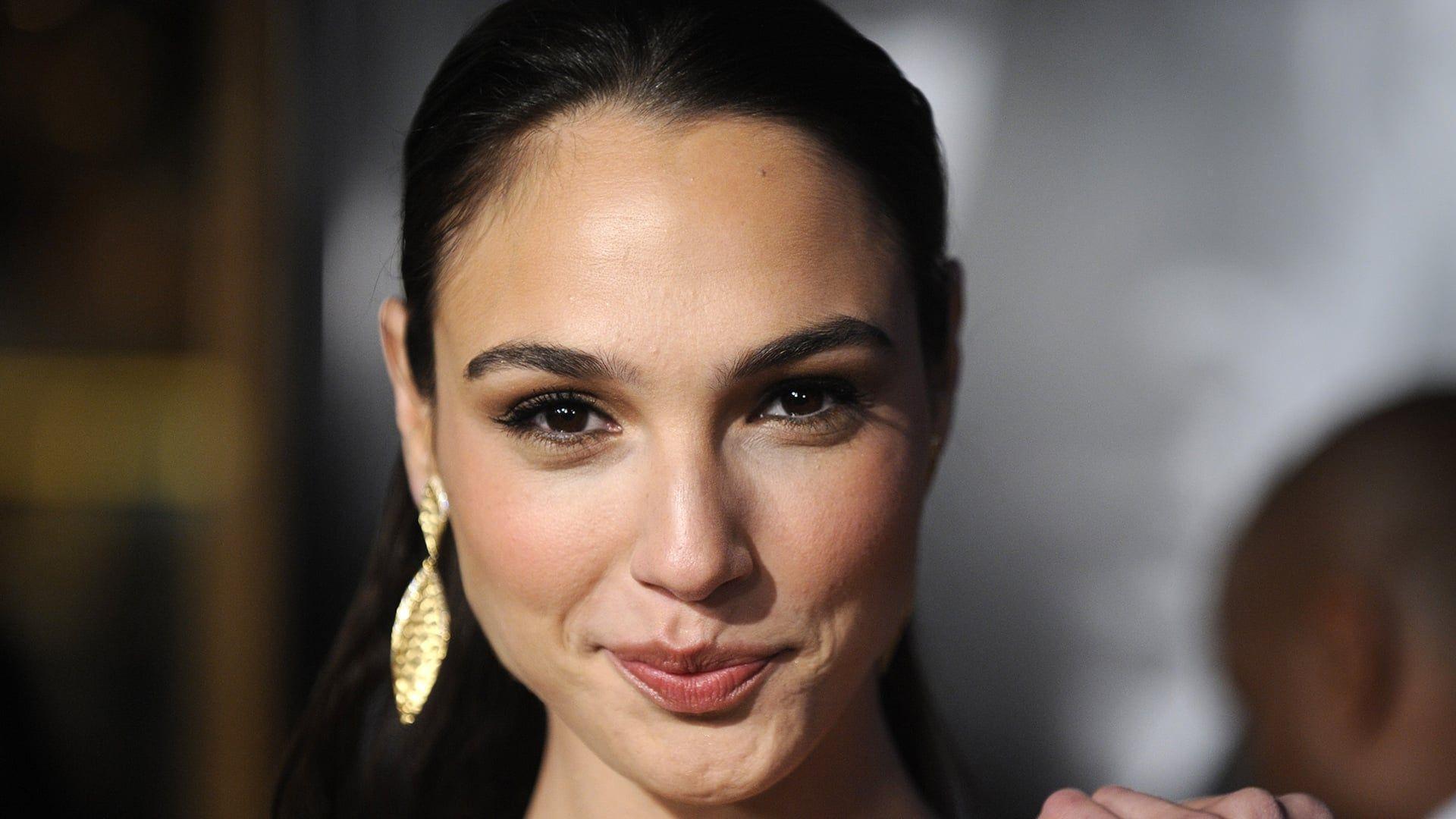 Gal Gadot Latest Photoshoot 2017 Wallpapers