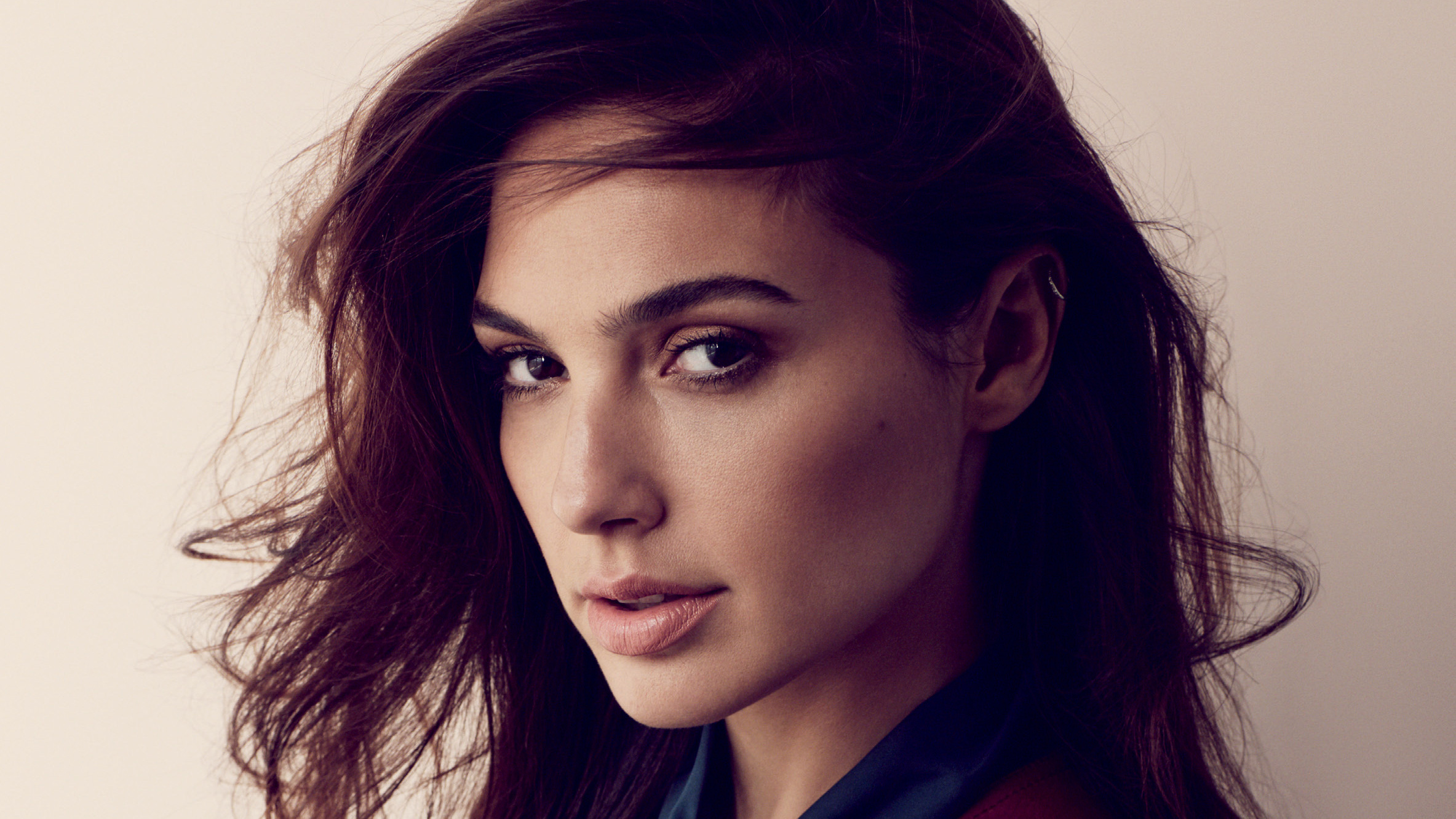 Gal Gadot Latest Wallpapers