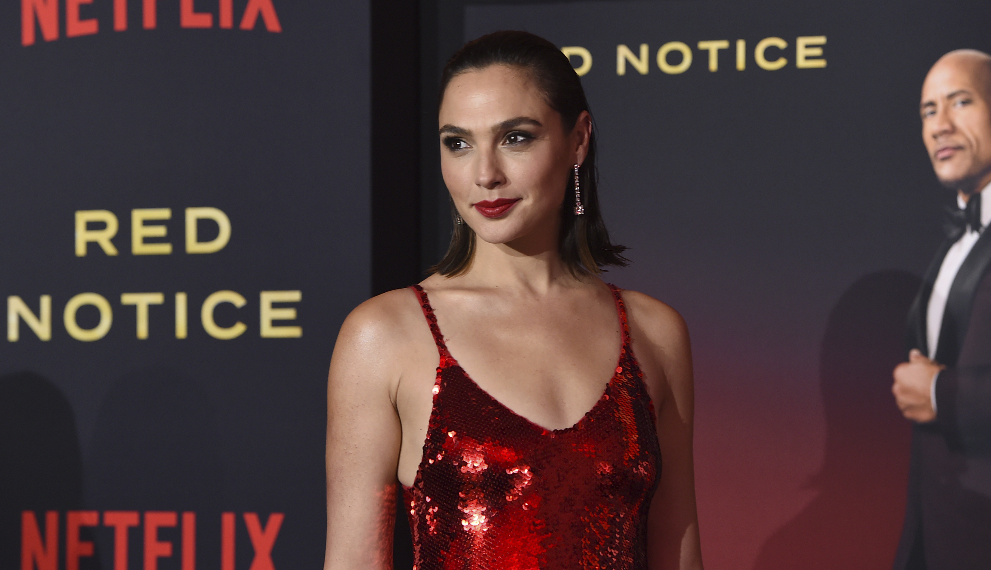 Gal Gadot Red Notice Movie Wallpapers