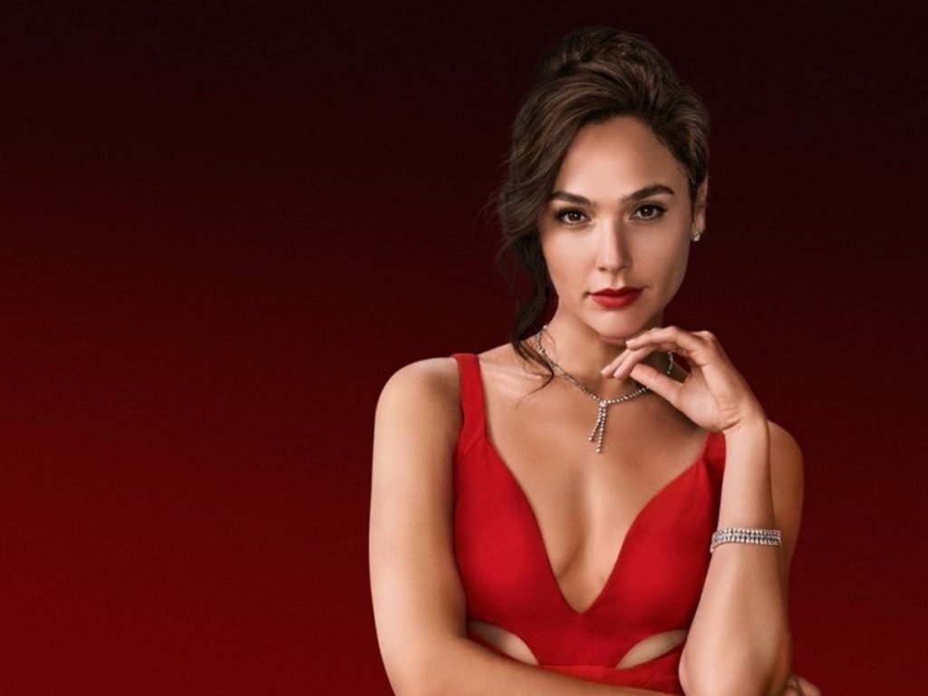 Gal Gadot Red Notice Movie Wallpapers