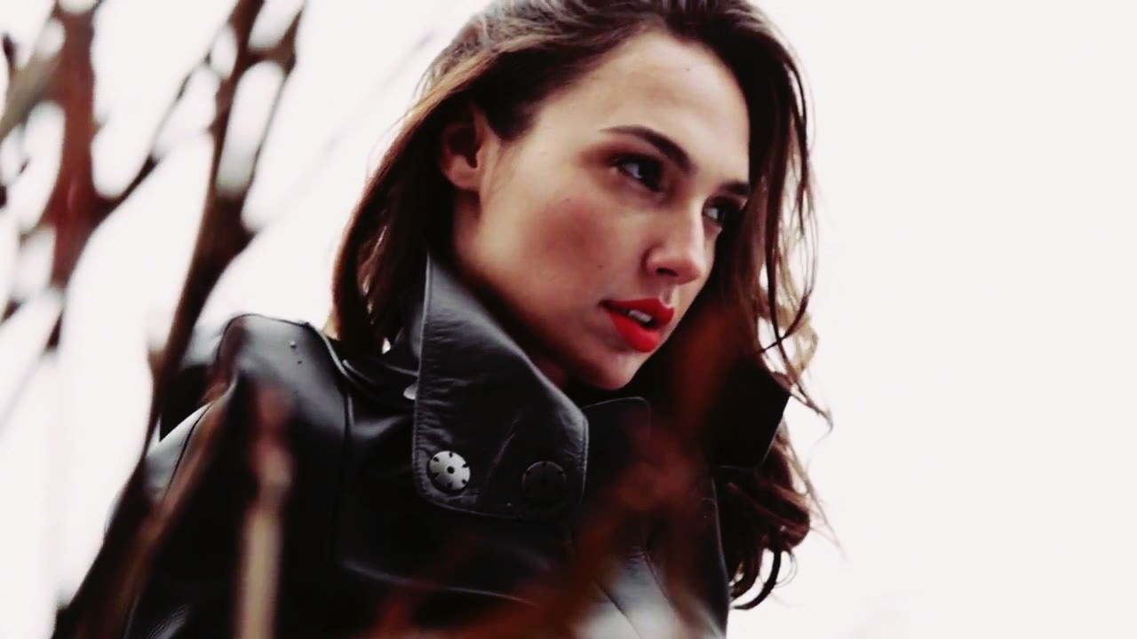 Gal Gadot Vogue 2020 Wallpapers