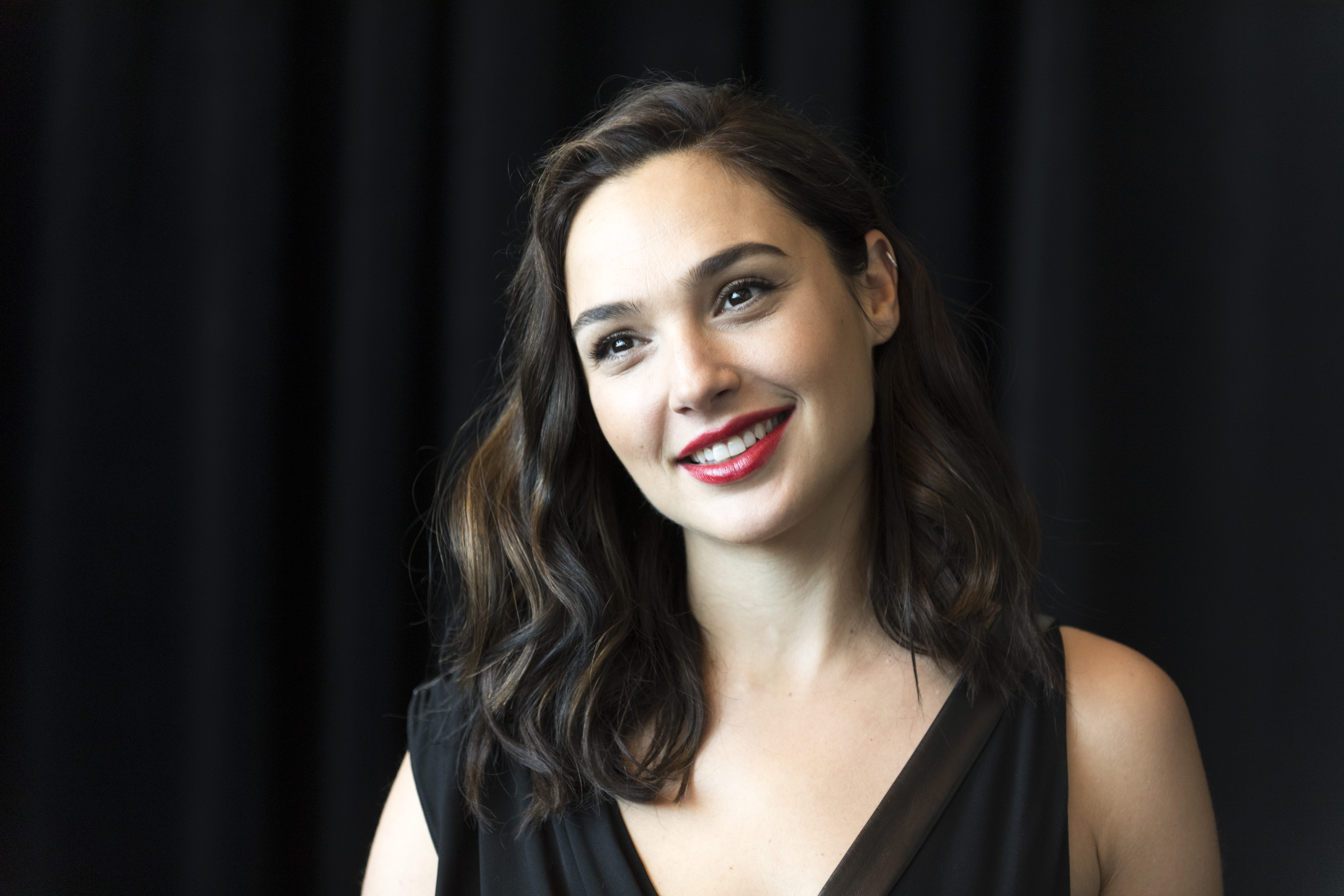 Gal Gadot Wallpapers