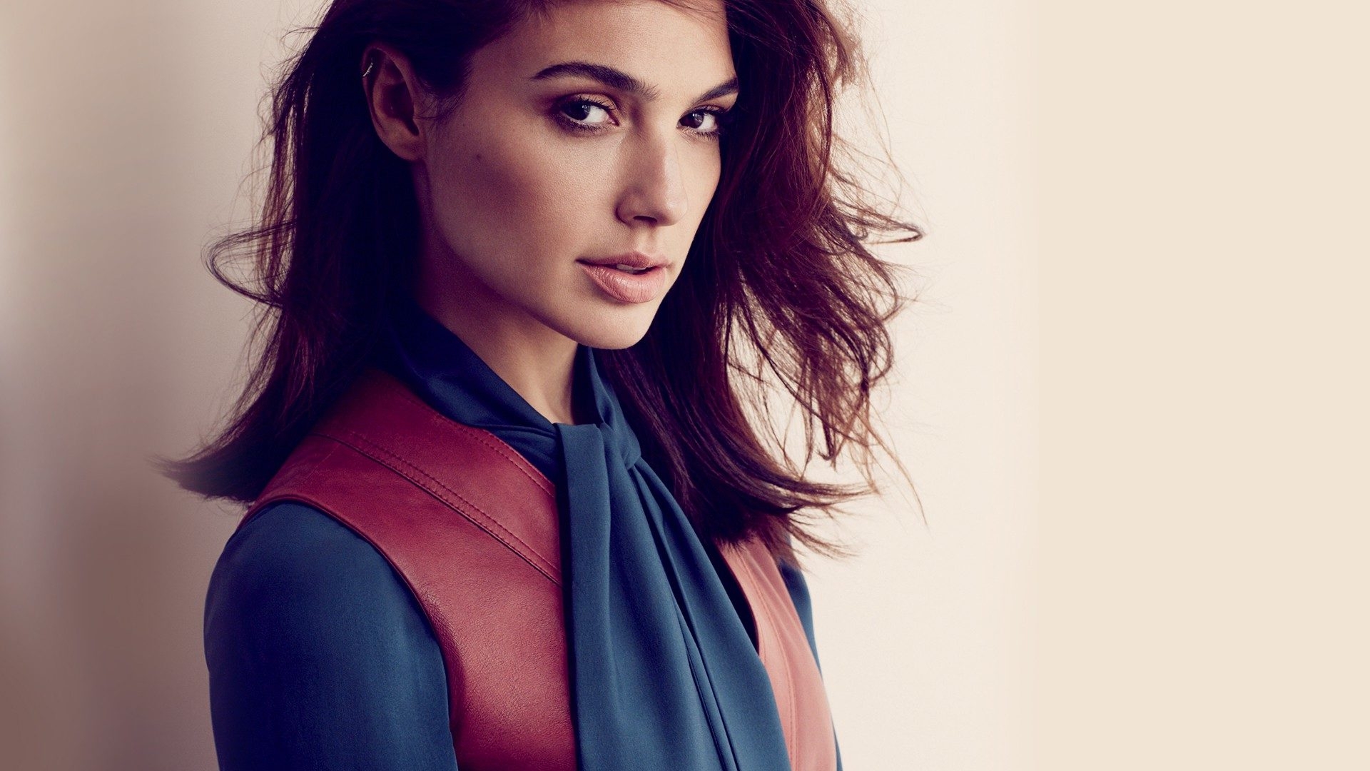 Gal Gadot Wallpapers