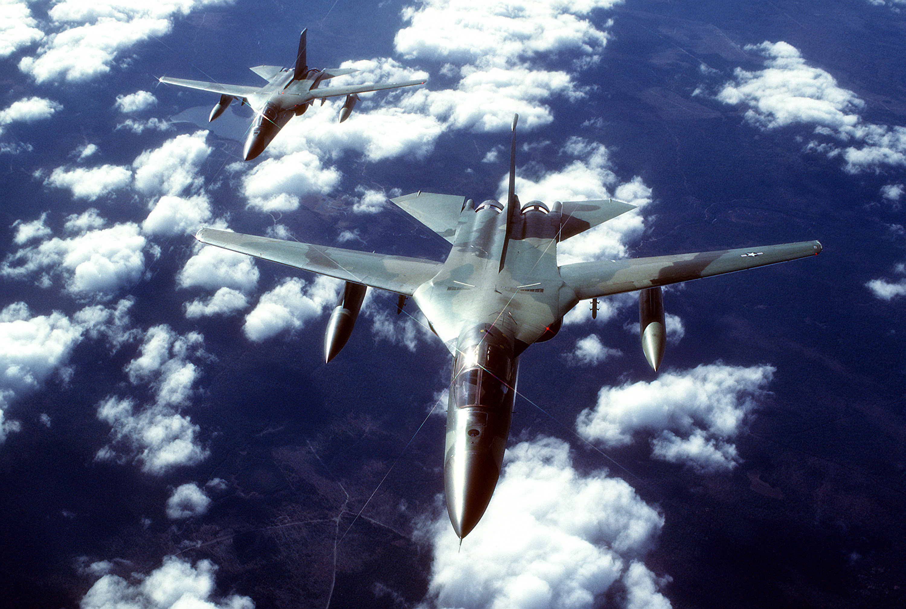 General Dynamics F-111 Aardvark Wallpapers