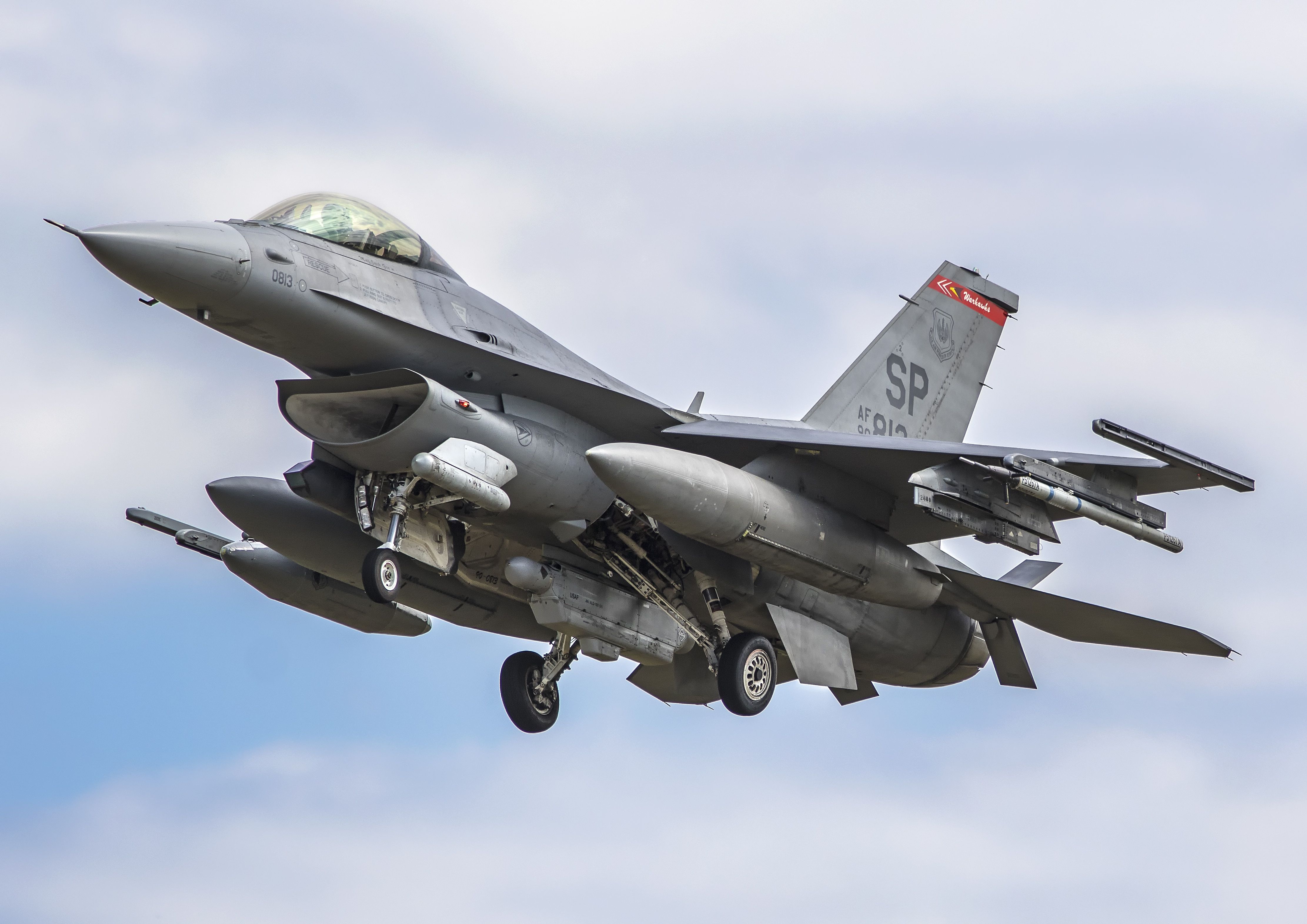 General Dynamics F-16 Fighting Falcon Wallpapers