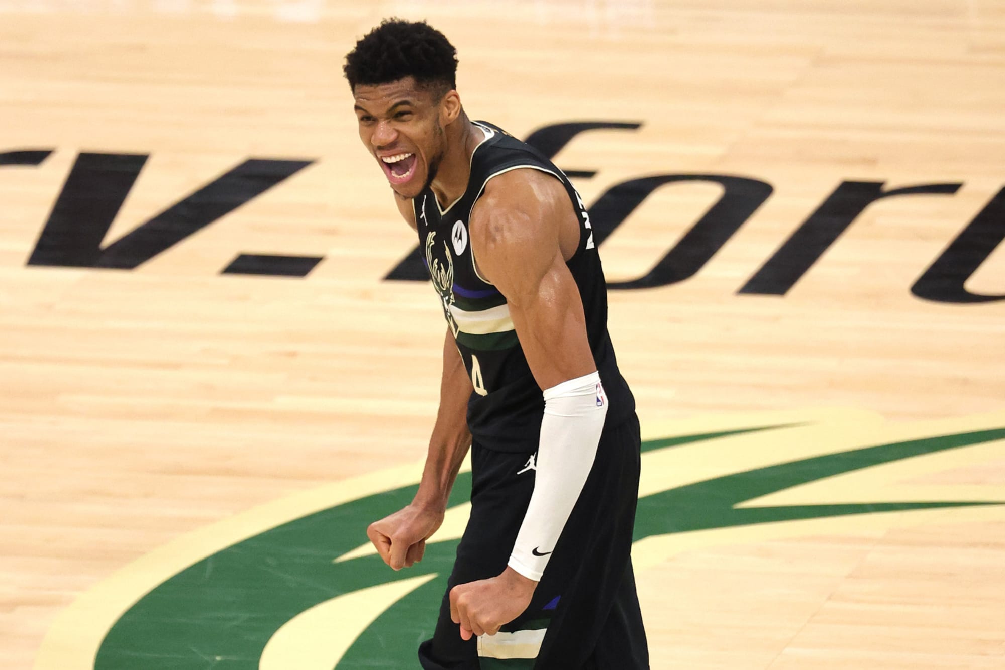 Giannis Antetokounmpo Bucks 2021 Wallpapers