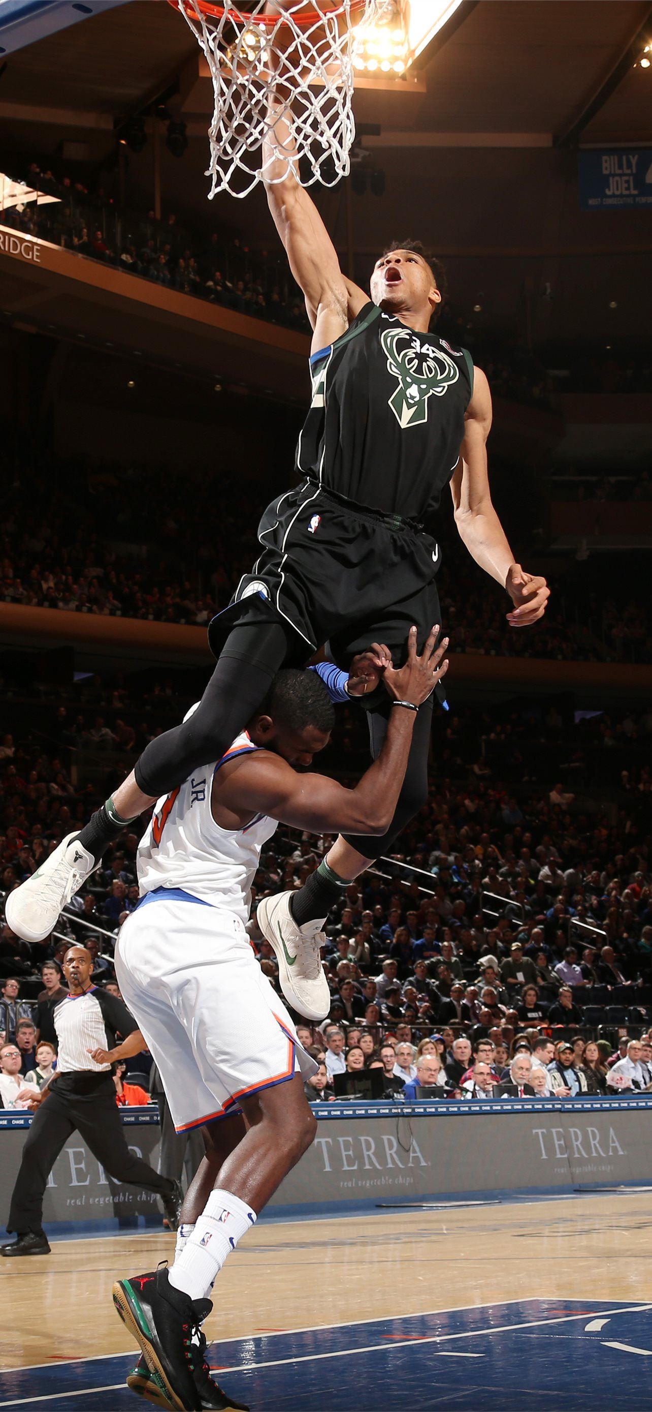 Giannis Antetokounmpo Dunk Wallpapers