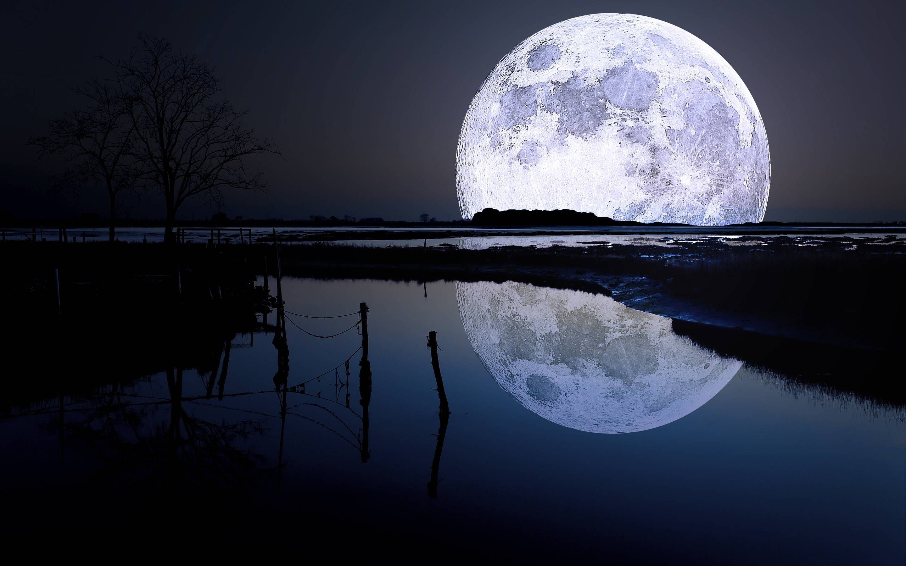 Gibbous Moon Wallpapers