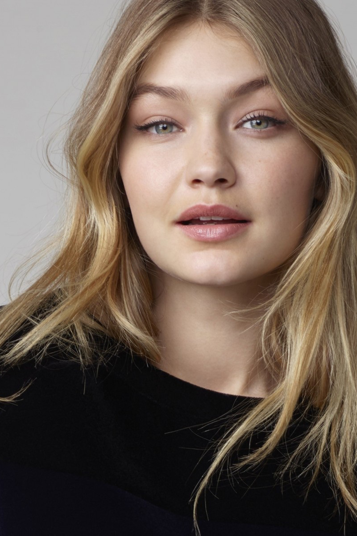 Gigi Hadid Brunette Depth Of Field Wallpapers