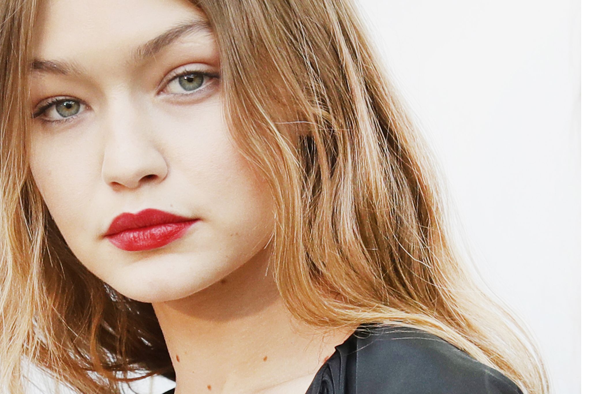 Gigi Hadid Maybelline Wallpapers