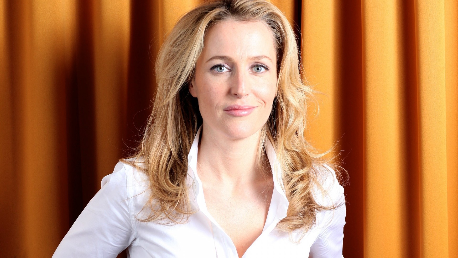 Gillian Anderson 2020 Wallpapers