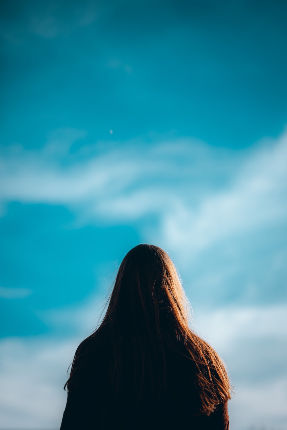 Girl Looking At Sky Wallpapers