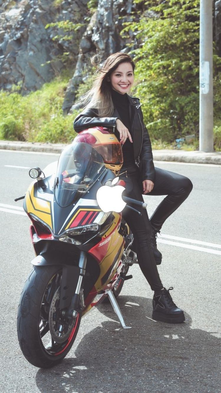 Girls & Motorcycles Wallpapers