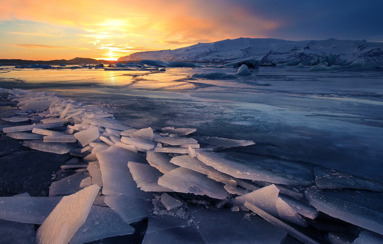 Glacier Hills At Winter Wallpapers