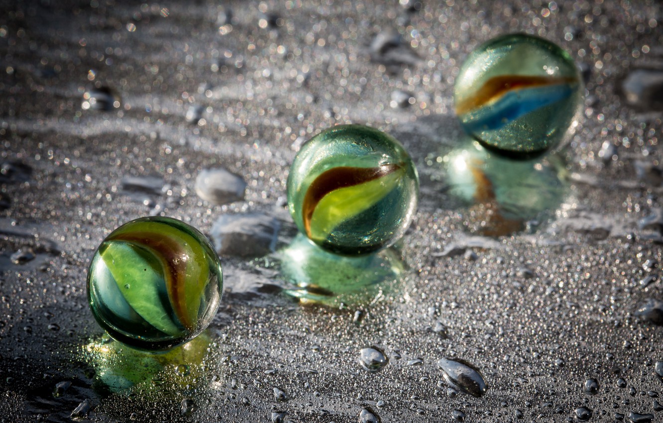 Glass Marbles Wallpapers