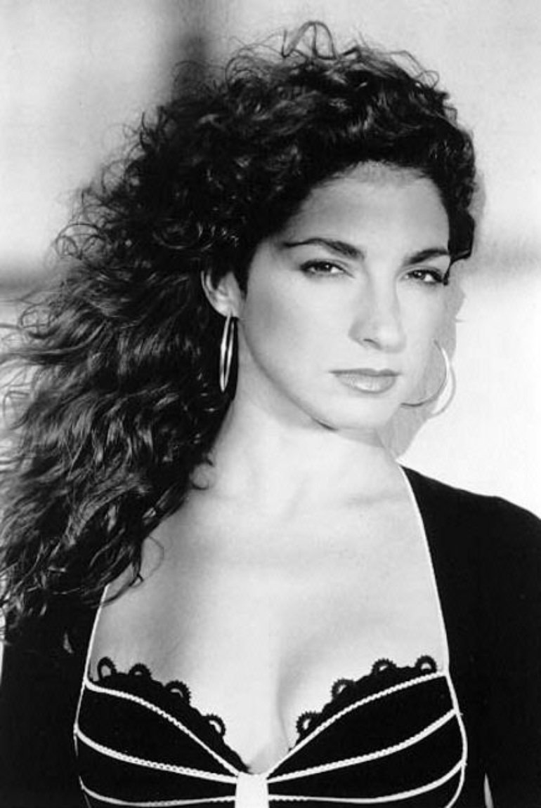 Gloria Estefan Wallpapers