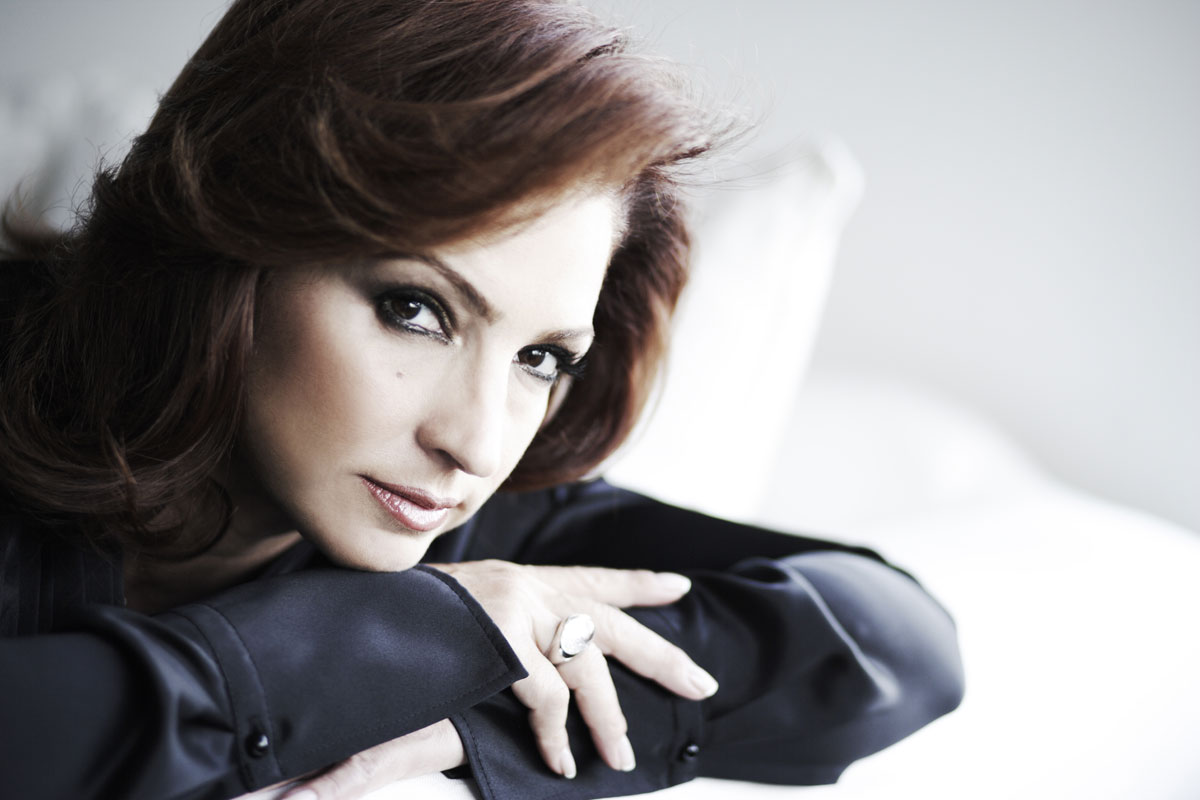 Gloria Estefan Wallpapers