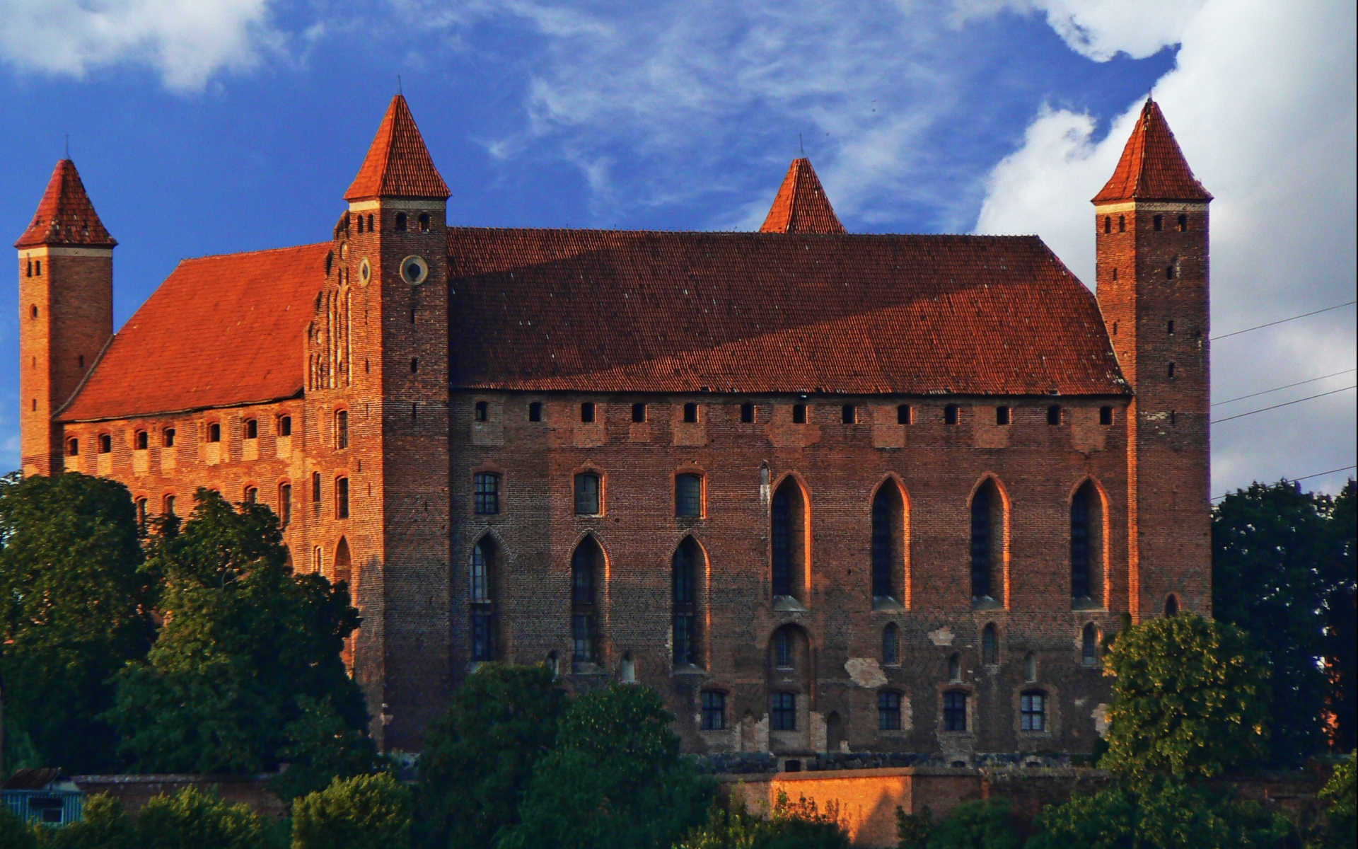 Gniew Castle Wallpapers