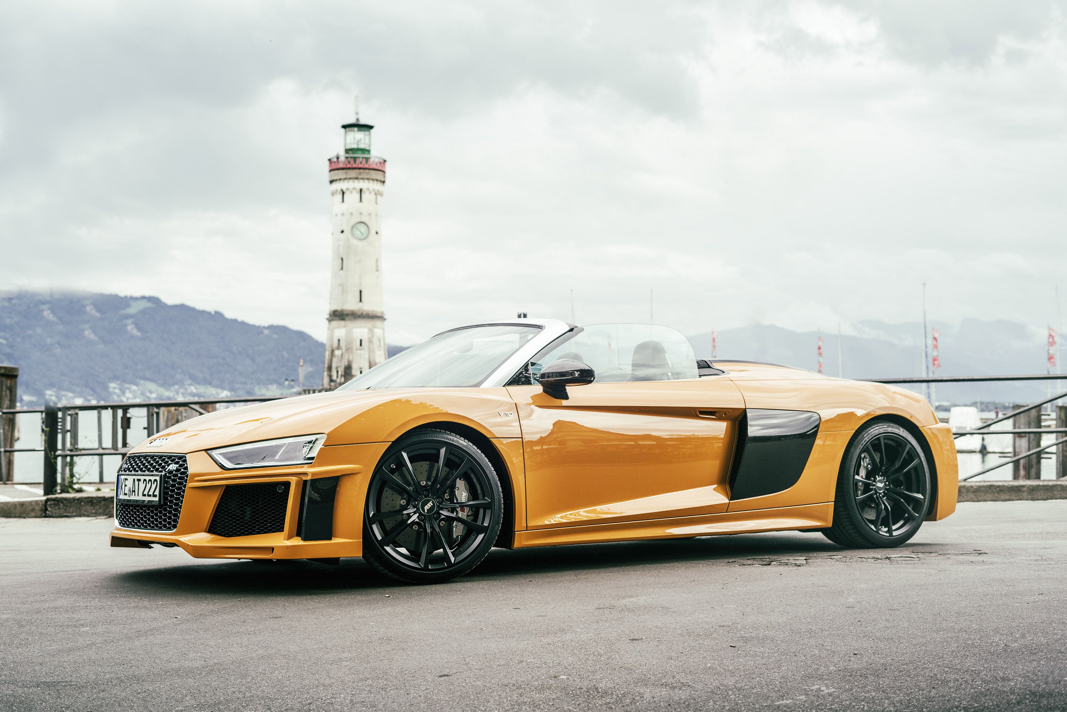 Gold Audi R8 Wallpapers