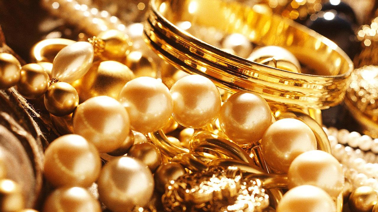 Gold Jewelry Wallpapers