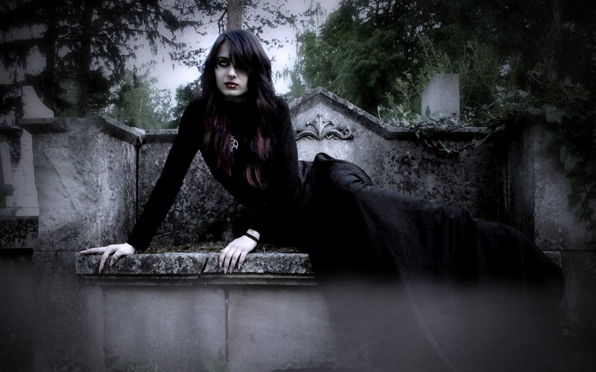 Gothic Girl Wallpapers