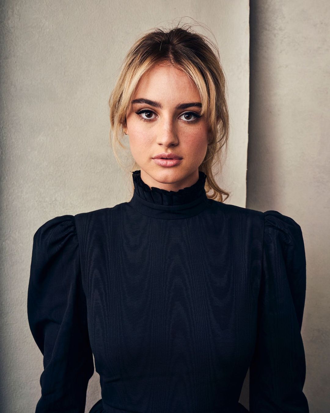 Grace Van Patten Actress Wallpapers