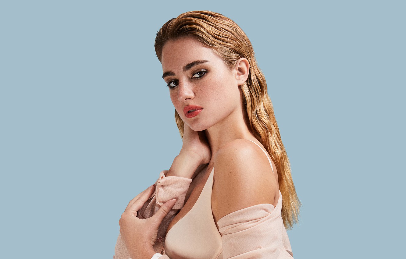 Grace Van Patten Wallpapers