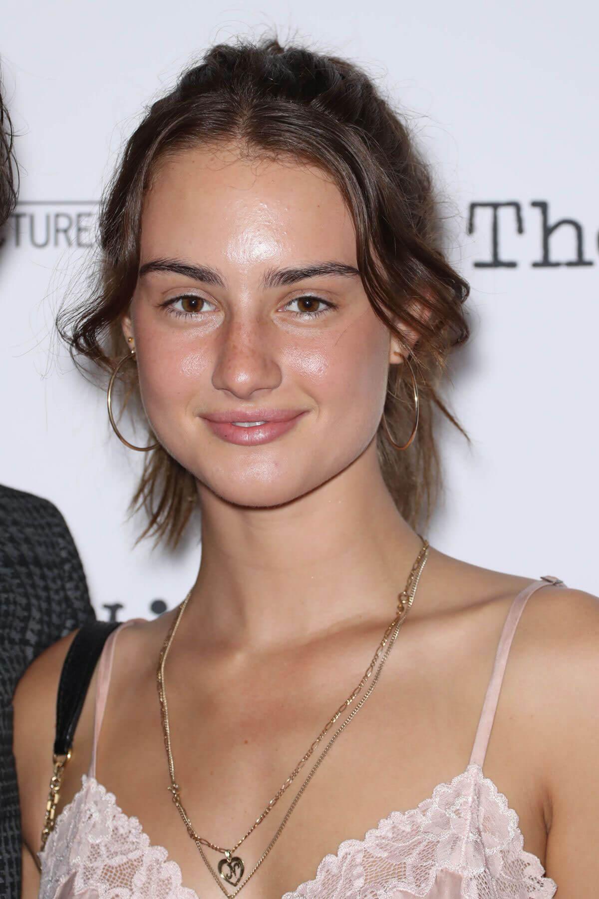 Grace Van Patten Wallpapers