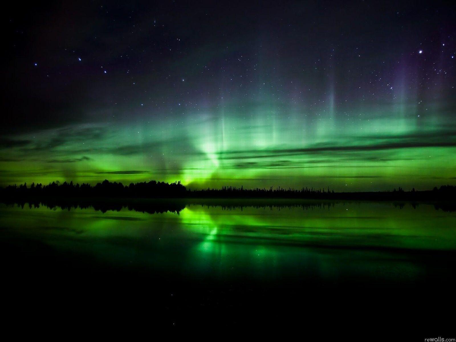 Green Northern Lights Wallpapers