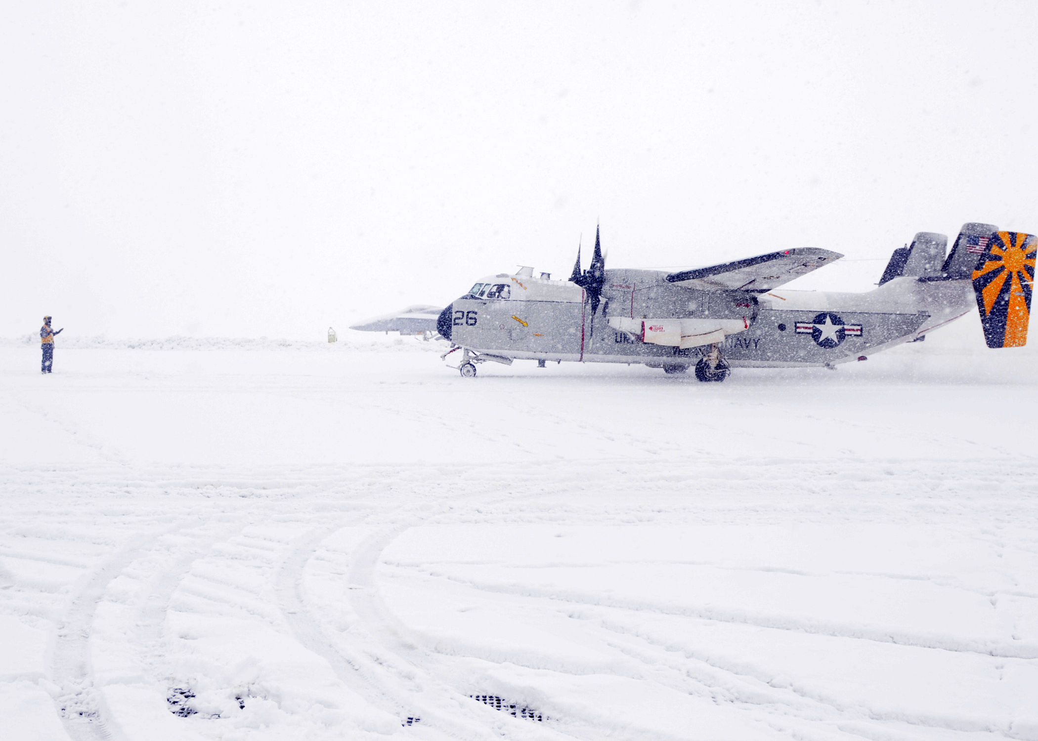 Grumman C-2 Greyhound Wallpapers