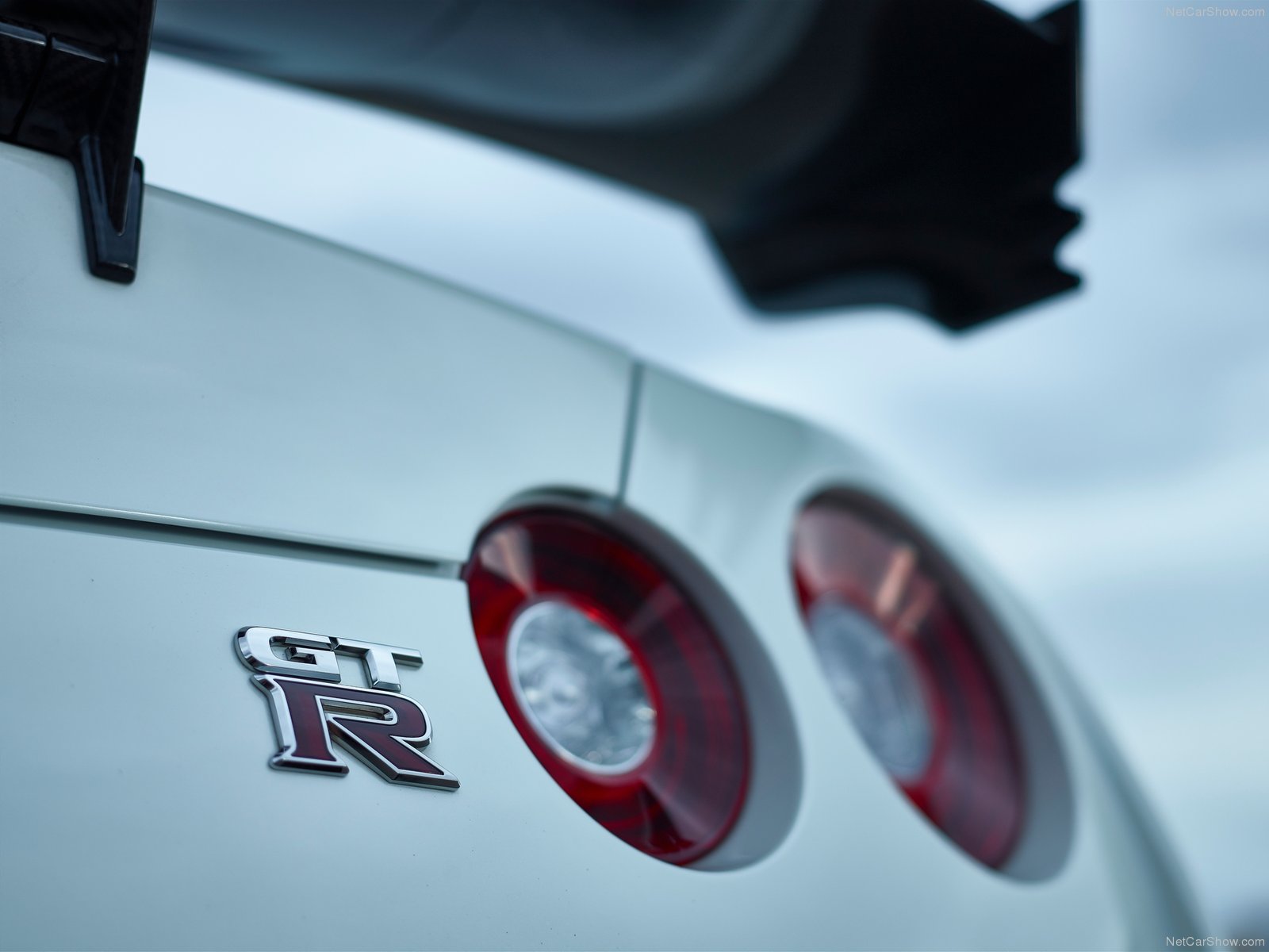 Gtr Tail Lights Wallpapers