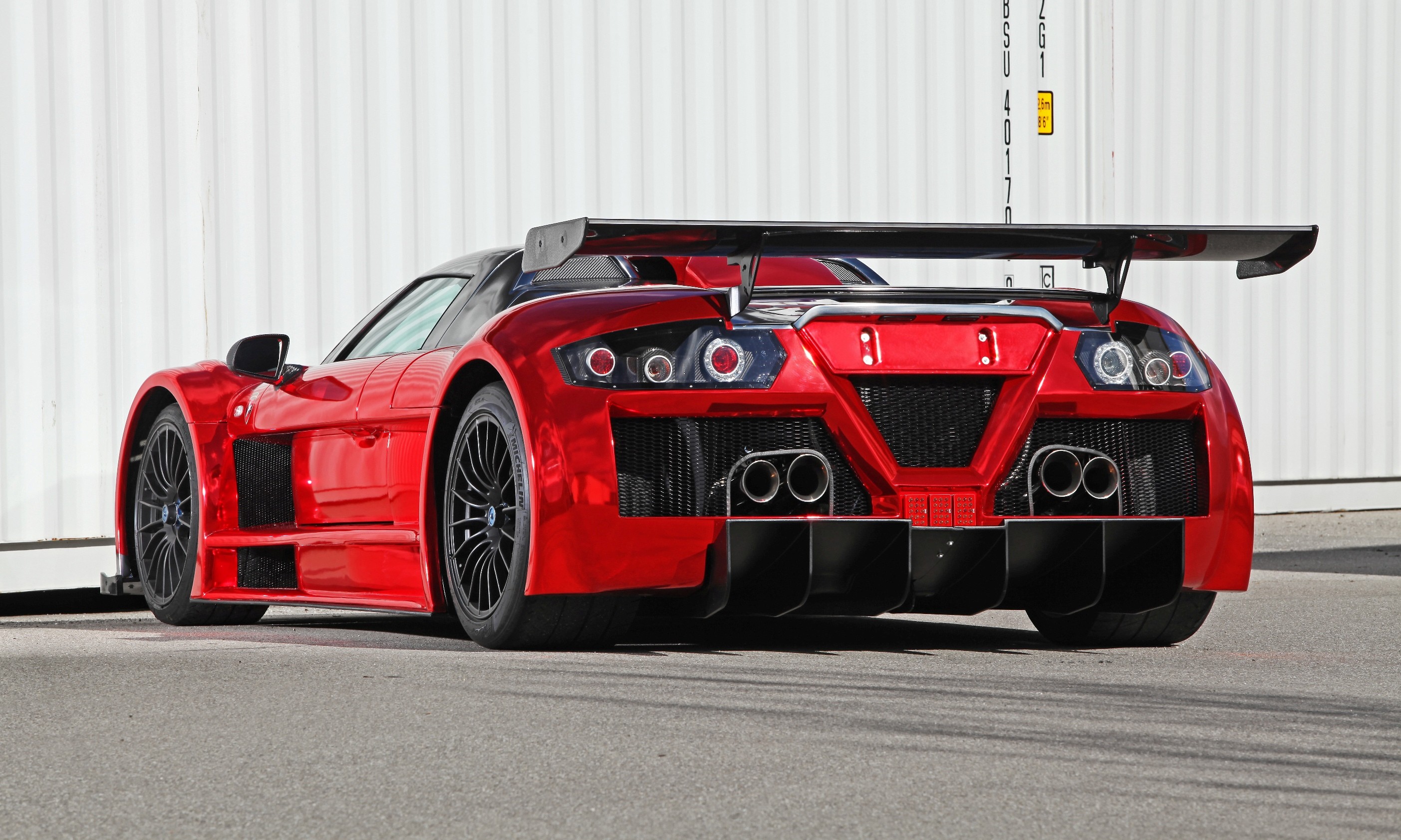 Gumpert Apollo Sedan Wallpapers