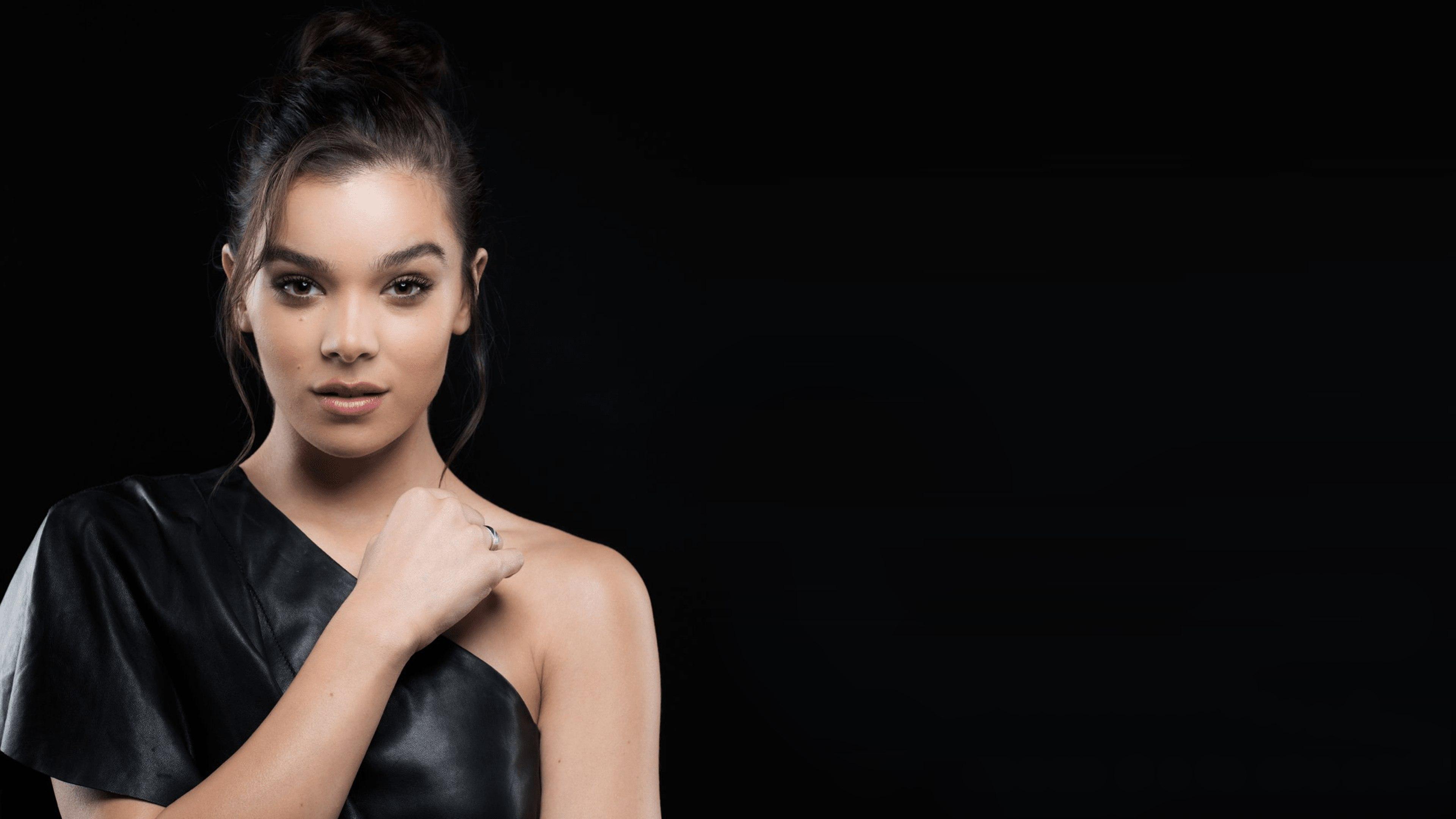 Hailee Steinfeld 4K Wallpapers