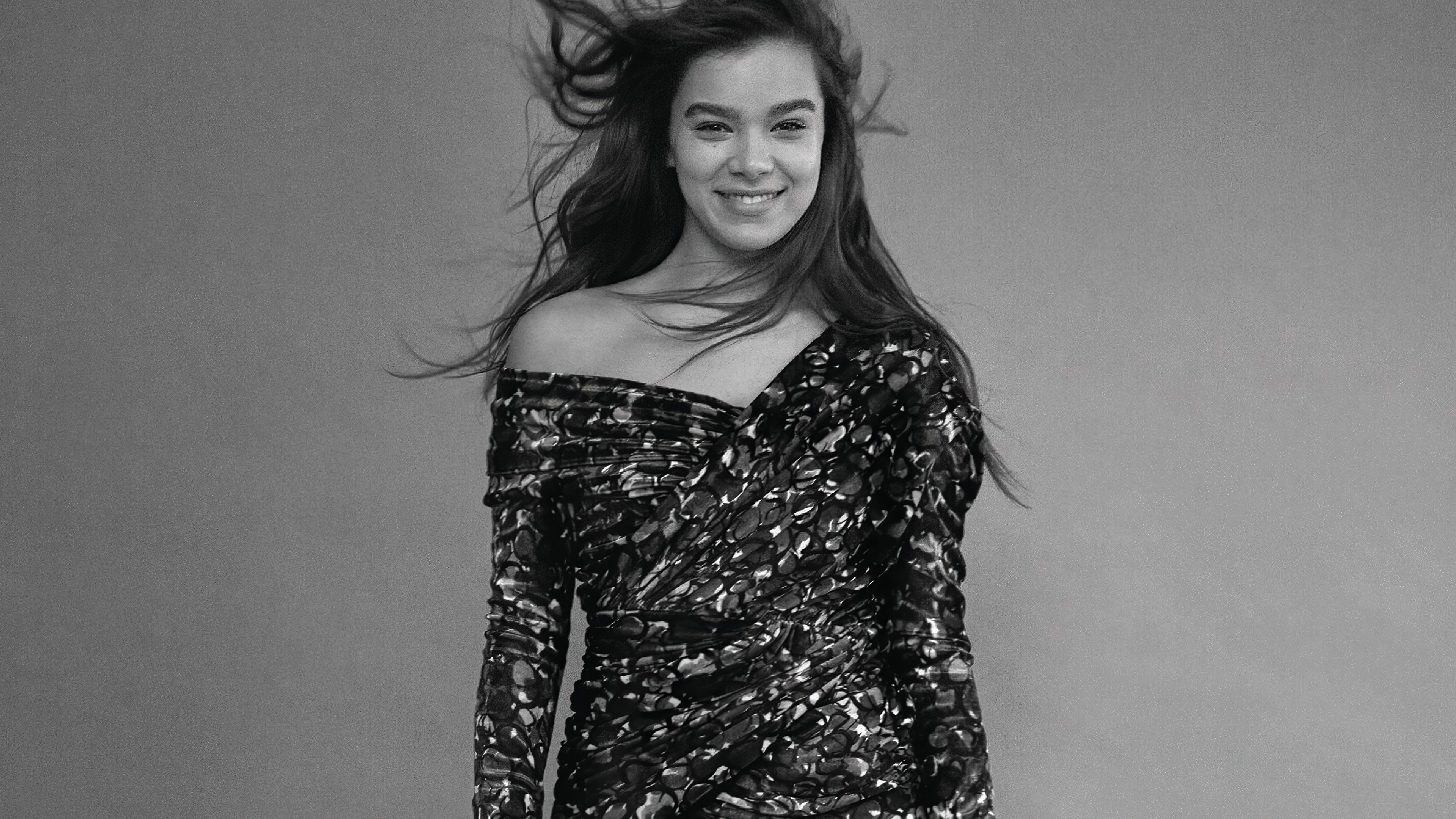 Hailee Steinfeld HD Monochrome Photoshoot Wallpapers