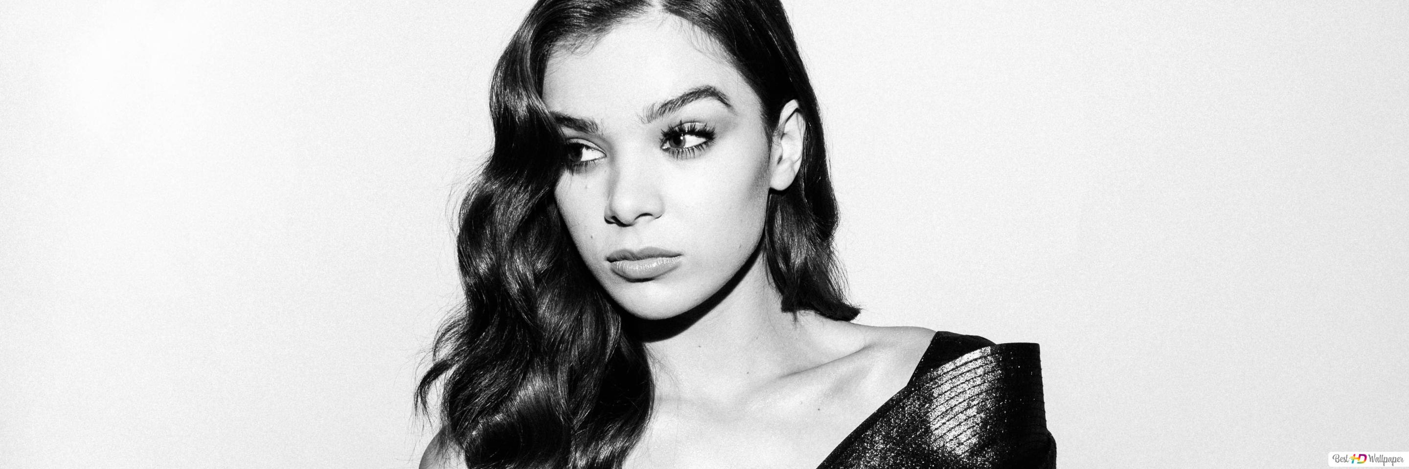 Hailee Steinfeld Monochrome Black &amp; White Wallpapers