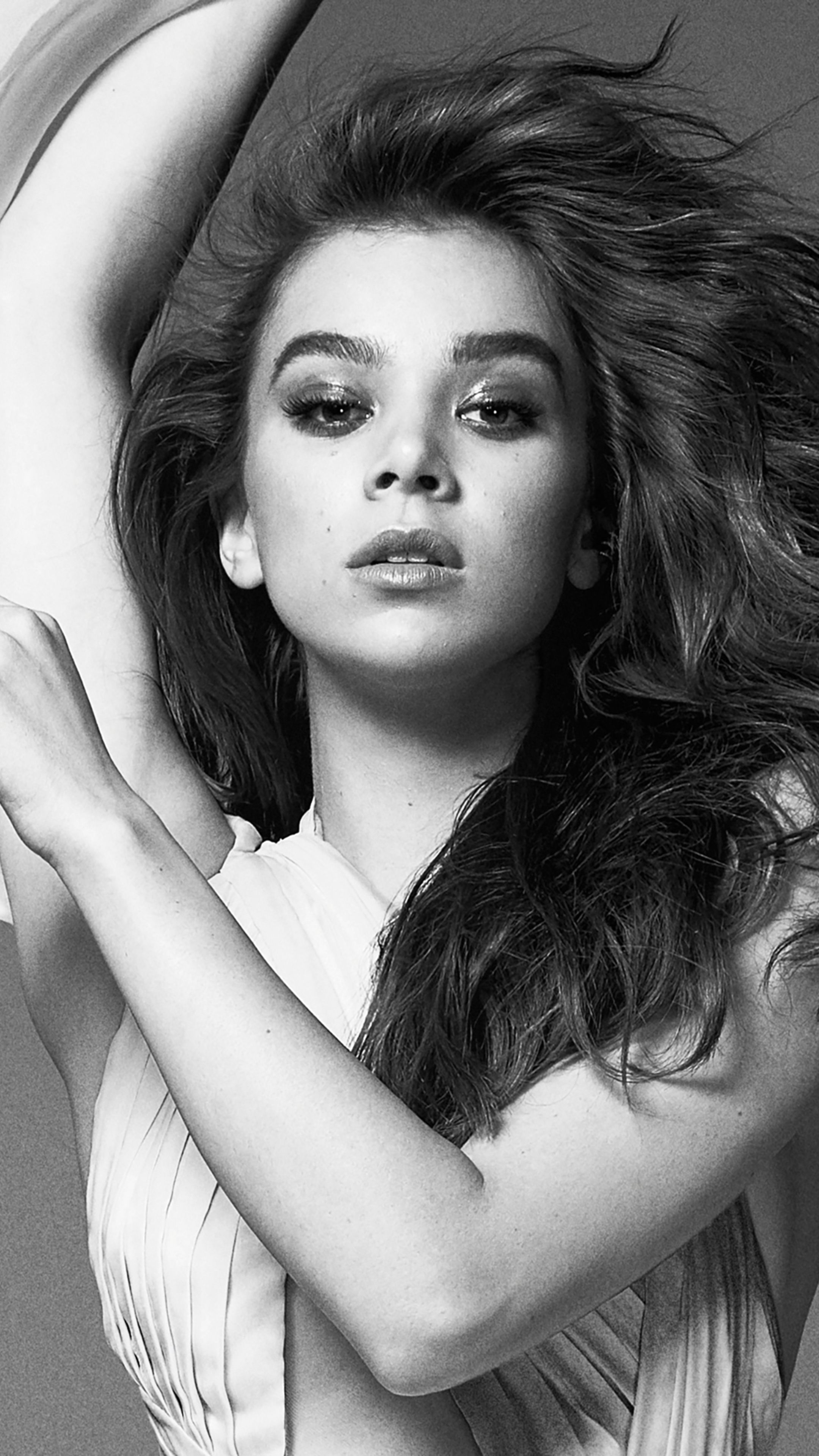 Hailee Steinfeld Monochrome Black &amp; White Wallpapers