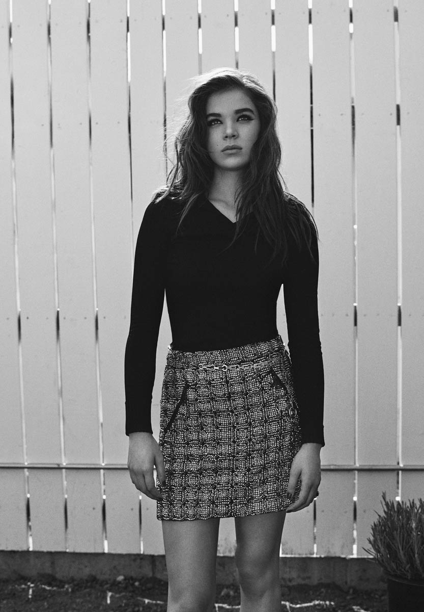 Hailee Steinfeld Monochrome Black &amp; White Wallpapers