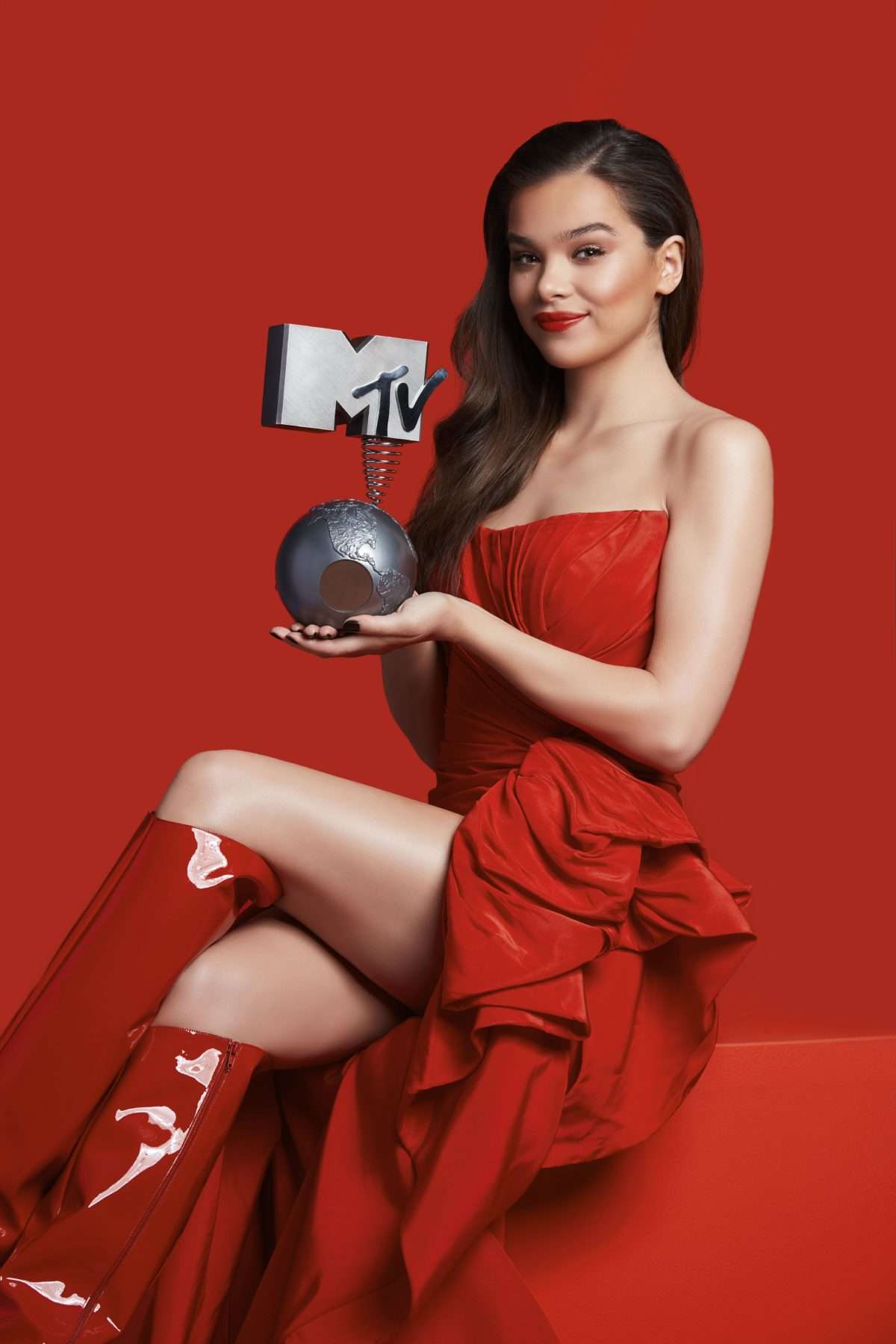 Hailee Steinfeld MTV EMAs Wallpapers