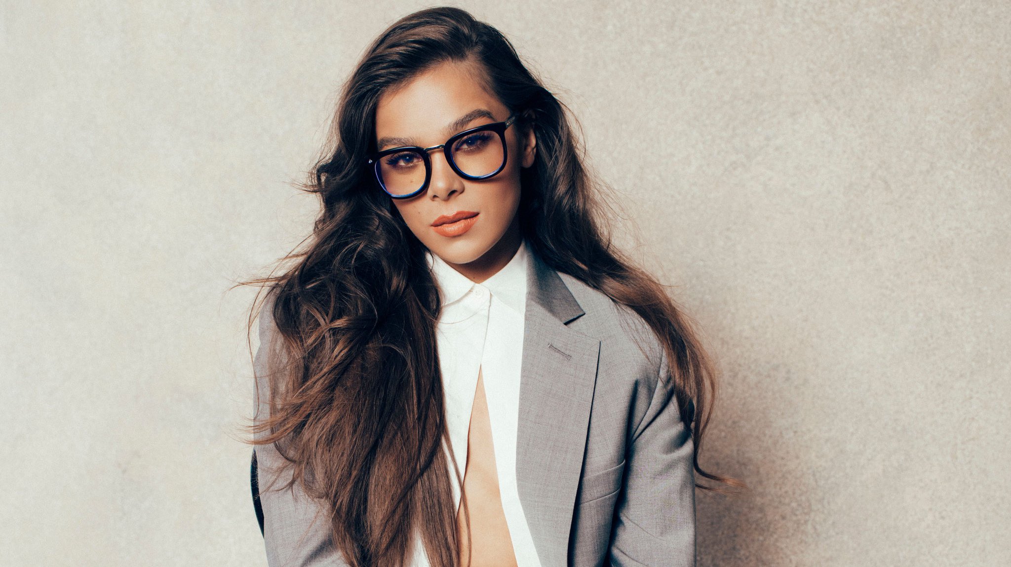 Hailee Steinfeld Prive Revaux Wallpapers