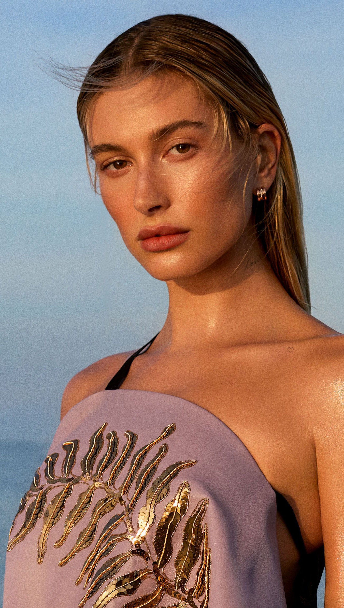 Hailey Baldwin Elle US Wallpapers