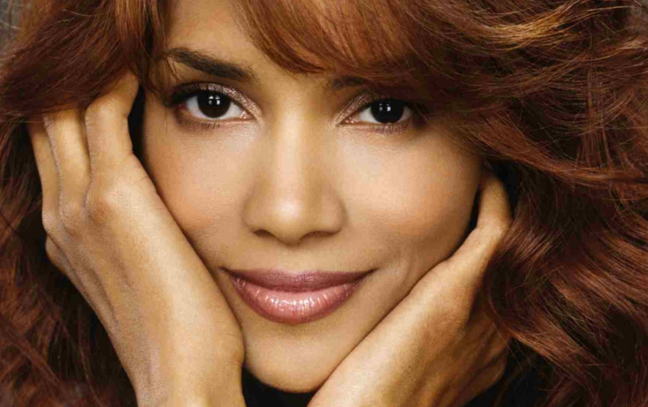 Halle Berry Wallpapers