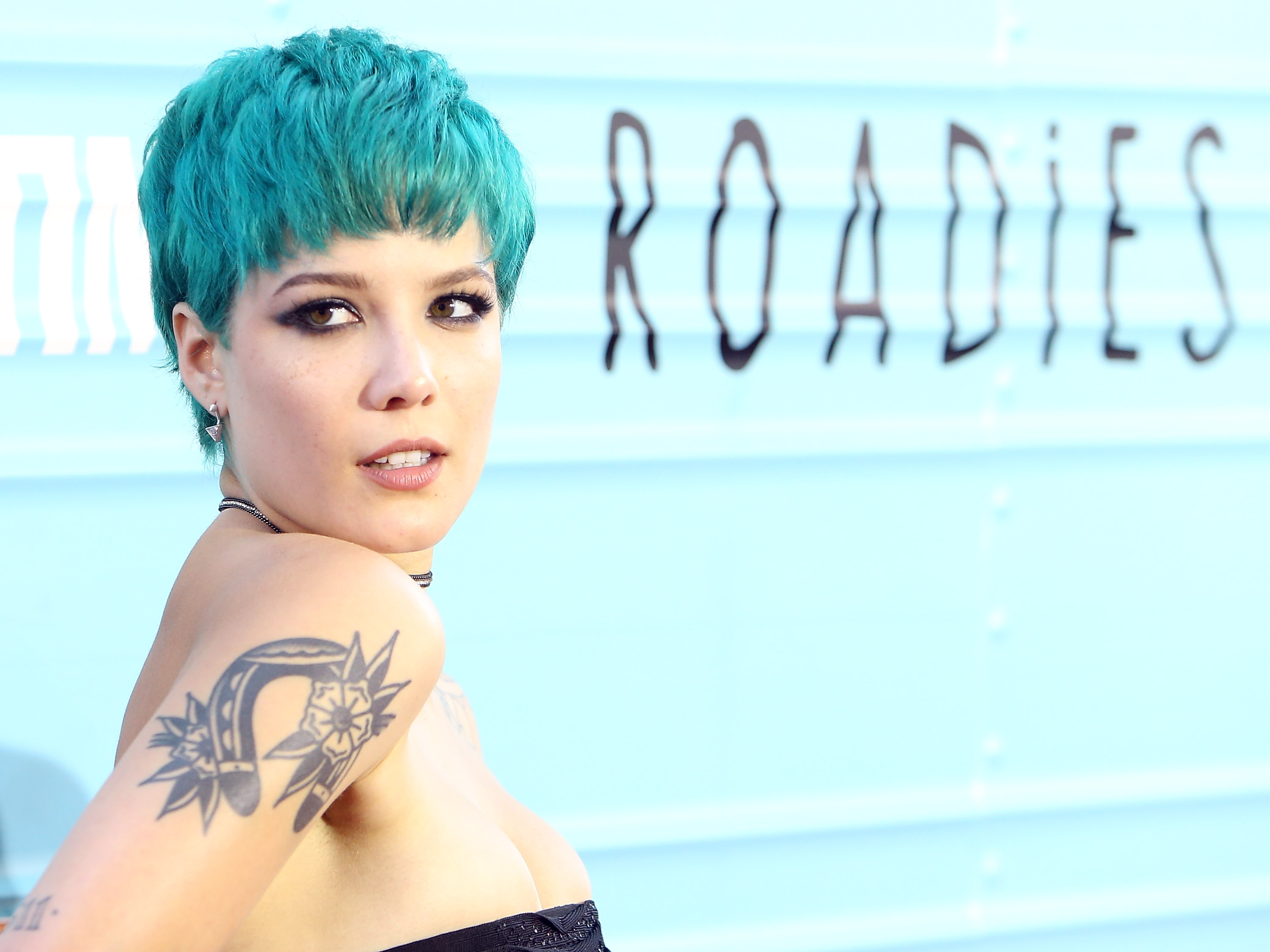 Halsey Ashley Nicolette Frangipane Singer Wallpapers