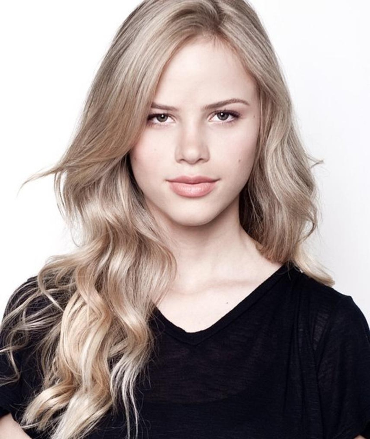 Halston Sage 2019 Wallpapers