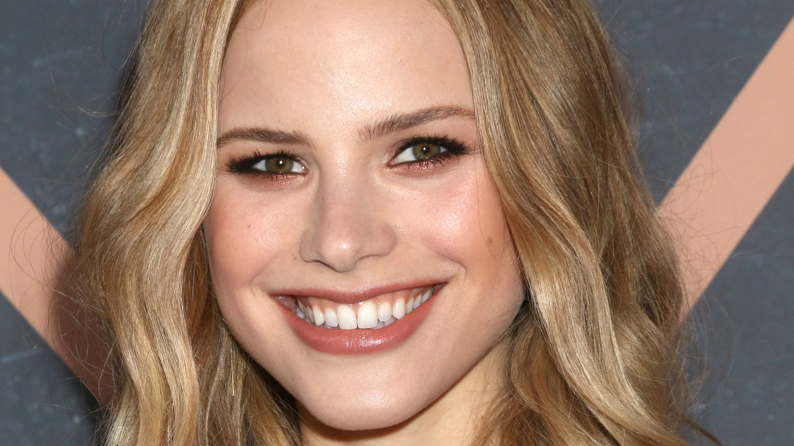 Halston Sage 2021 Wallpapers